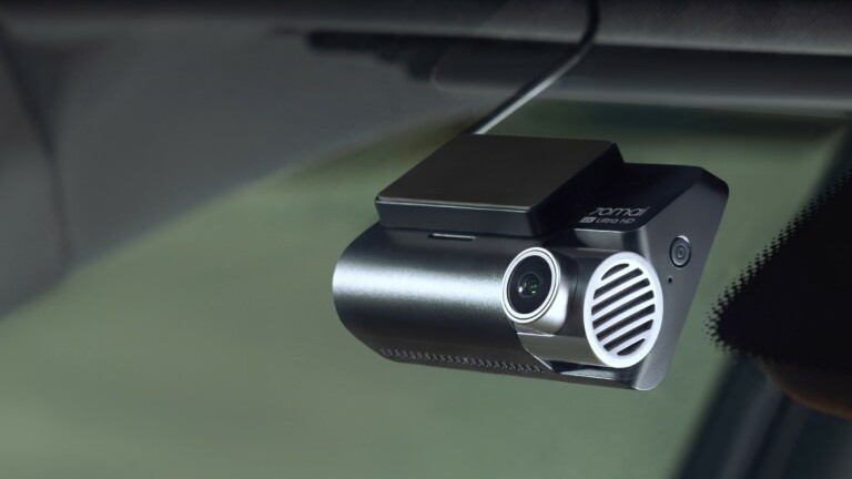 70mai 4K Dash Cam A810-128G with HDR Rear Cam and AI Motion Detection on Gadget Flow