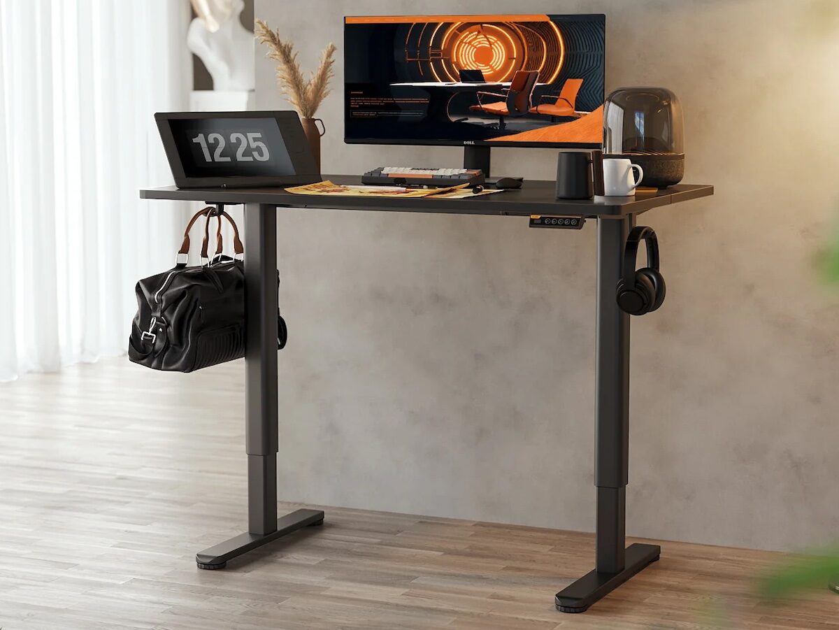 Claiks Electric Standing Desk: Adjustable Ergonomic Home Office Setup on Gadget Flow