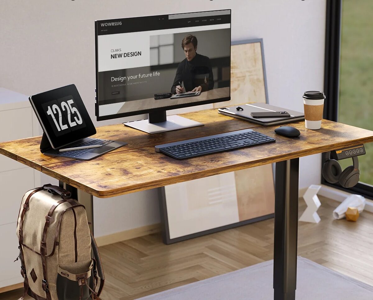 Claiks Electric Standing Desk: Adjustable Ergonomic Home Office Setup on Gadget Flow