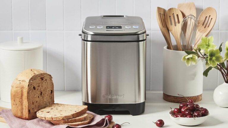 Cuisinart CBK-110P1: Compact Automatic Stainless Steel Bread Maker on Gadget Flow