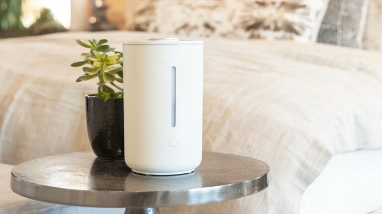 Wellness Humidifier: Ultrasonic Technology and 24-Hour Run Time by hey dewy on Gadget Flow