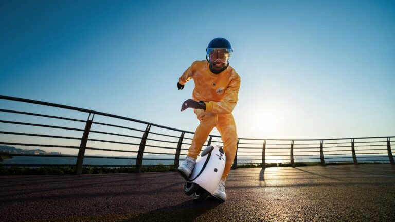 INMOTION E20 Electric Unicycle: Single Wheel with Dual Tires for Newbies on Gadget Flow